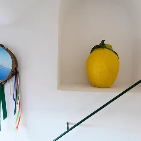 La Rosa Di * Capri